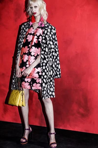 Look 19